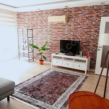 Lara Denize Sifir Havuzlu Lueks Esyali Muhtesem Ev Appartement Antalya