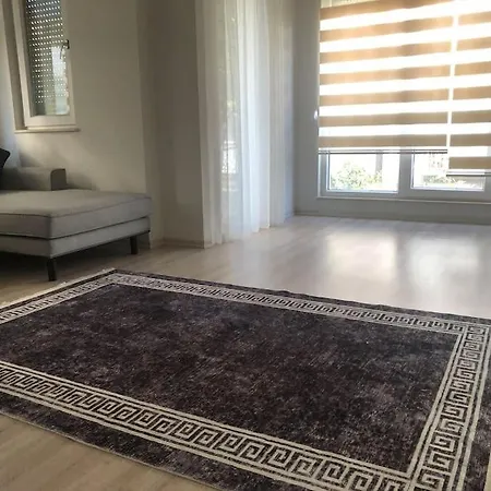 Lara Denize Sifir Havuzlu Lueks Esyali Muhtesem Ev Appartement