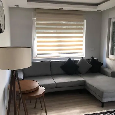 Lara Denize Sifir Havuzlu Lueks Esyali Muhtesem Ev Antalya