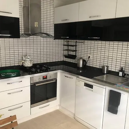 Lara Denize Sifir Havuzlu Lueks Esyali Muhtesem Ev Appartement