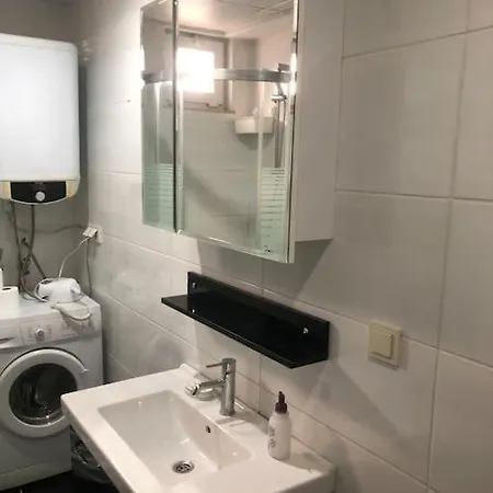 Lara Denize Sifir Havuzlu Lueks Esyali Muhtesem Ev